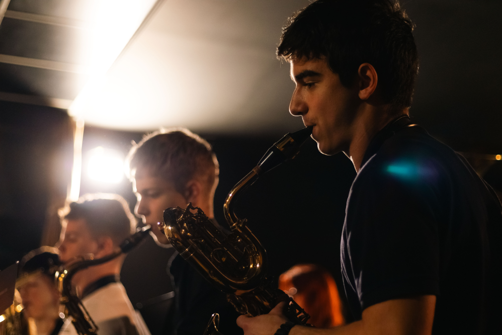 Young musicians performing together during the Knjige u krošnjama festival